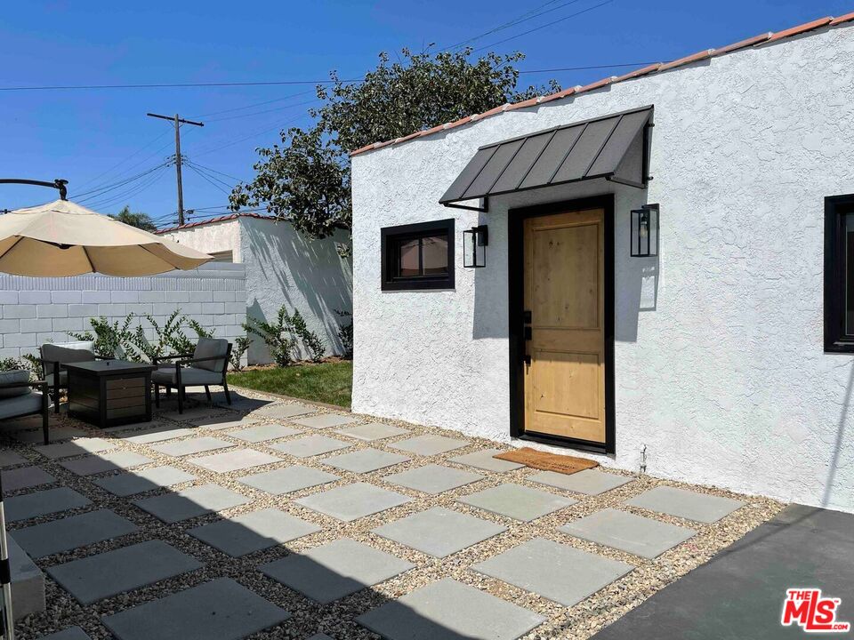 Property photo for 4313 1/2 W 59th St, Los Angeles, CA