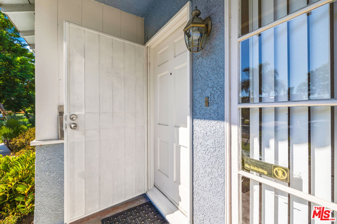 Property photo for 836 Appleby St, Venice, CA