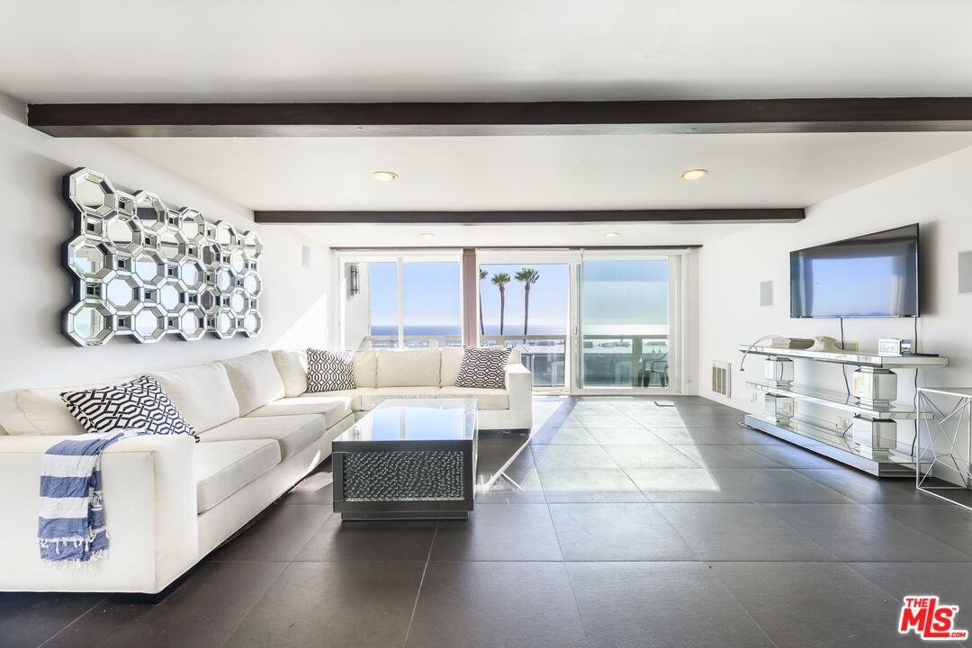 Property photo for 11958 Oceanaire Ln, Malibu, CA