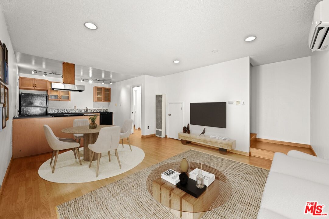 Property photo for 648 N Grand Ave, #648, Los Angeles, CA