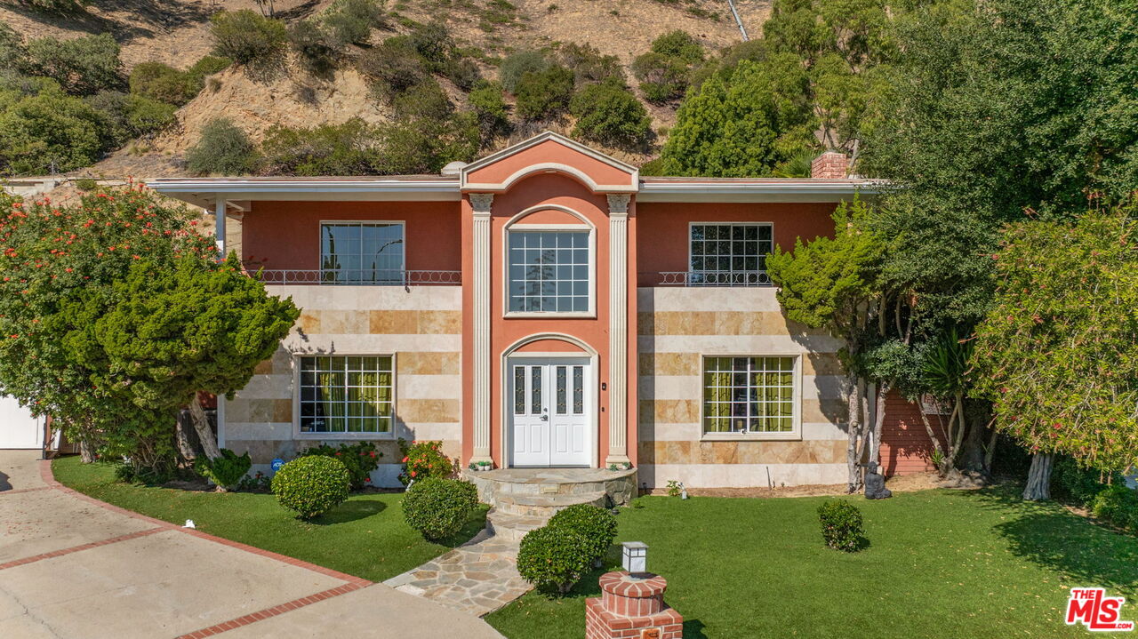 Property photo for 1870 Marcheeta Pl, Los Angeles, CA