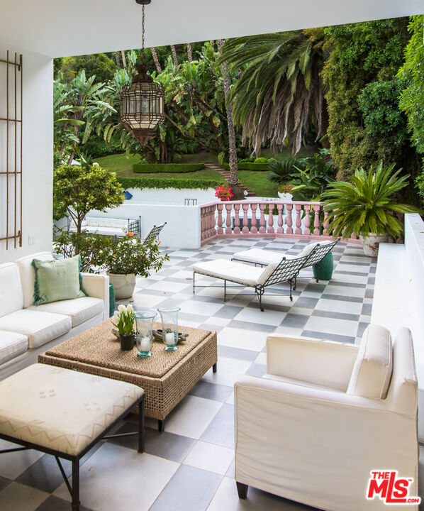 Property photo for 1241 Stone Canyon Rd, Los Angeles, CA