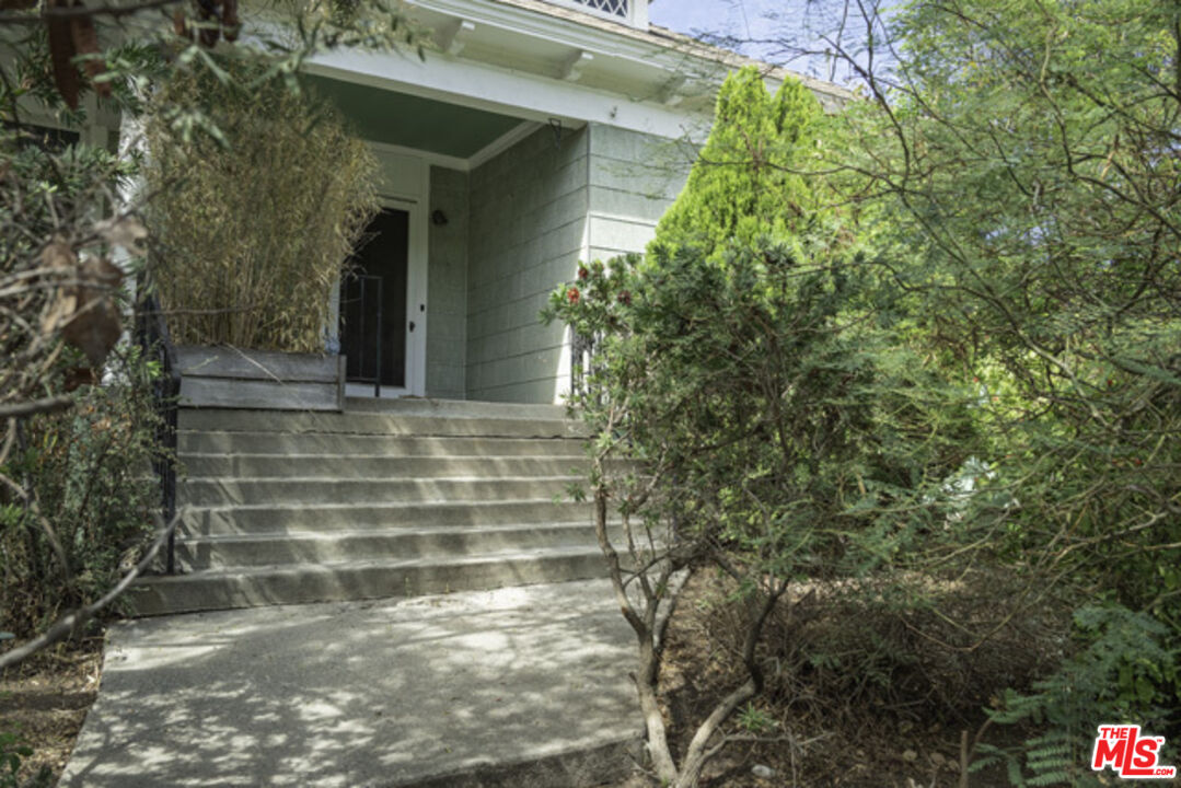 Property photo for 545 E Avenue 28, Los Angeles, CA