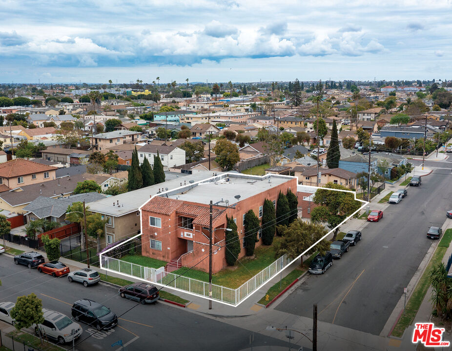 Property photo for 1152 W 88th St, Los Angeles, CA