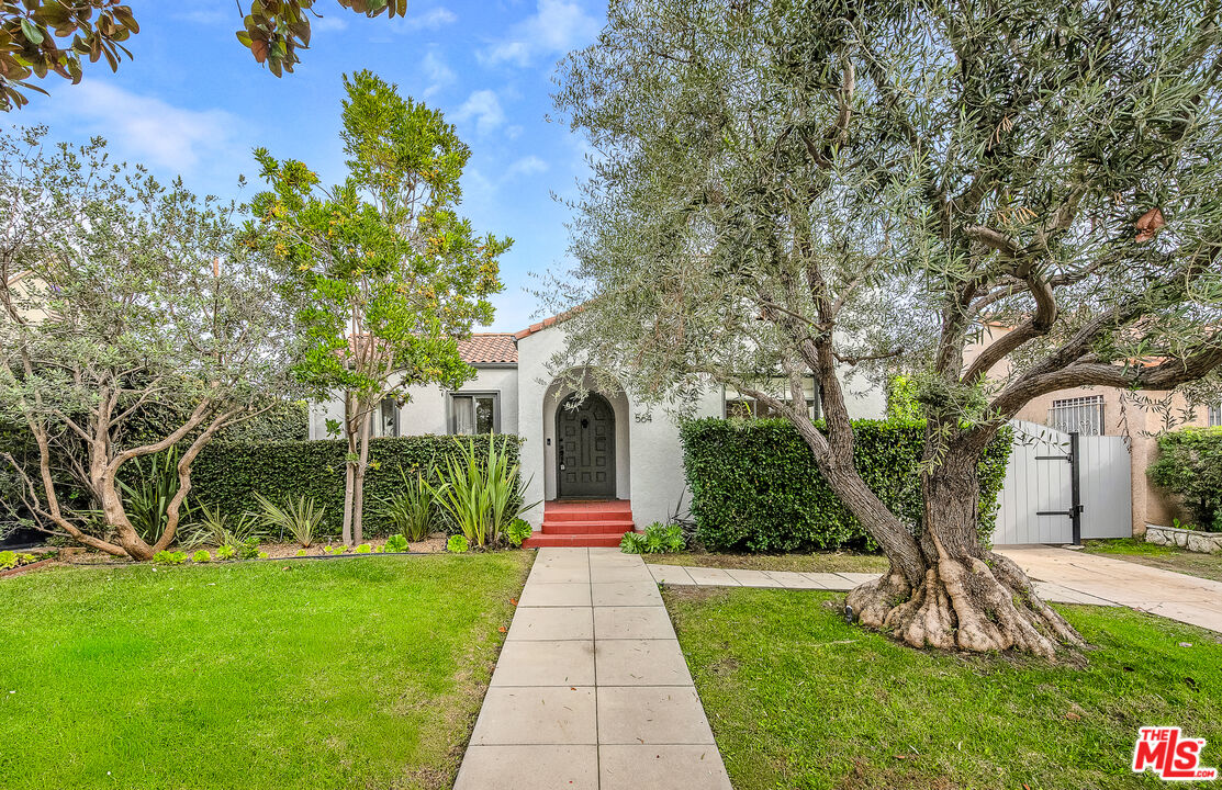Property photo for 564 N Irving Blvd, Los Angeles, CA