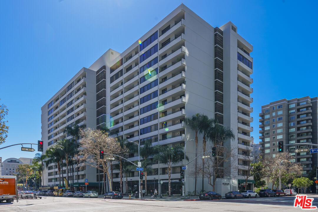 Property photo for 600 W 9th St, #1502, Los Angeles, CA