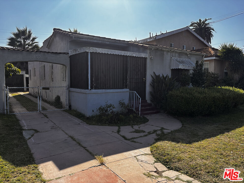 Property photo for 1452 W 61st St, Los Angeles, CA