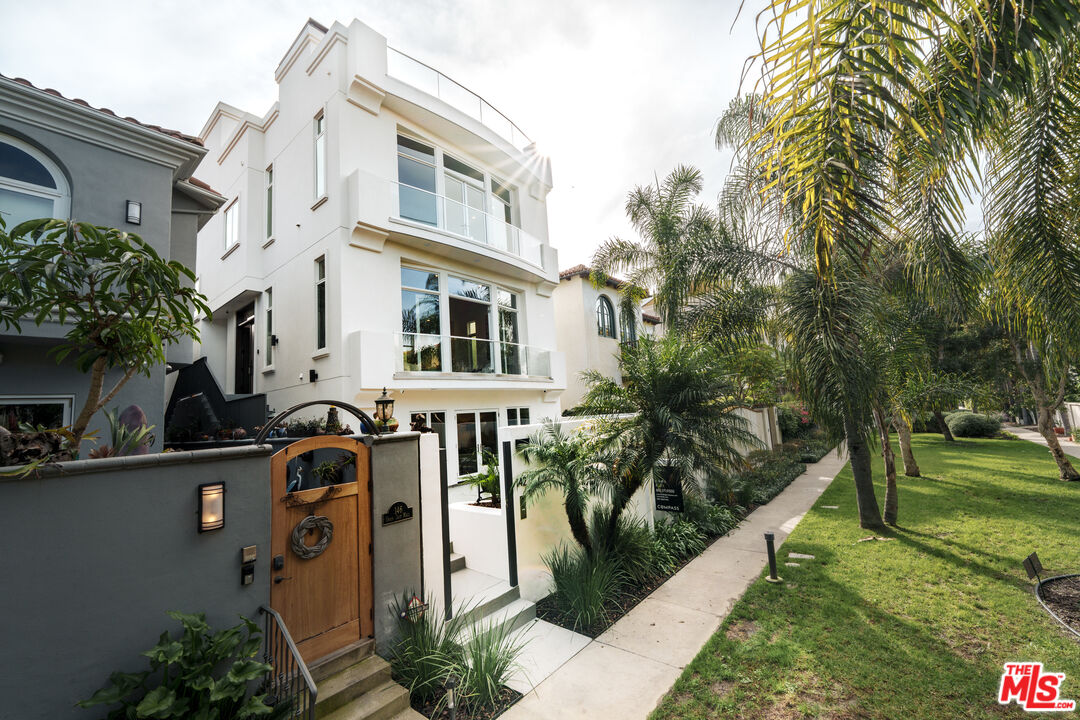 Property photo for 142 Union Jack Mall, Marina Del Rey, CA