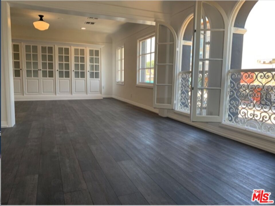 Property photo for 619 S La Brea AVE, #2nd Floor, Los Angeles, CA