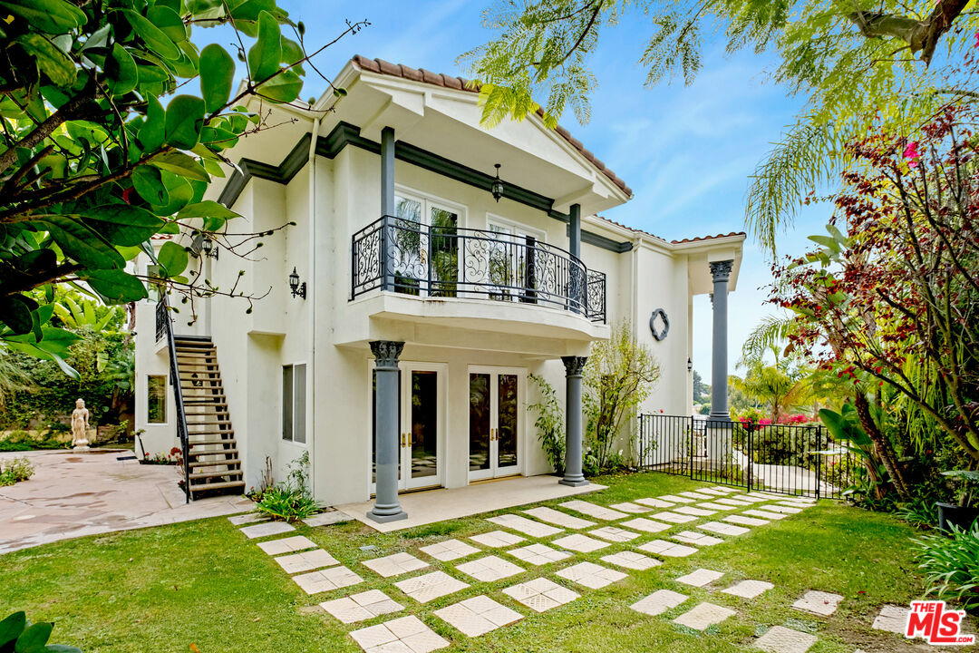 Property photo for 2997 Beverly Glen Cir, Los Angeles, CA