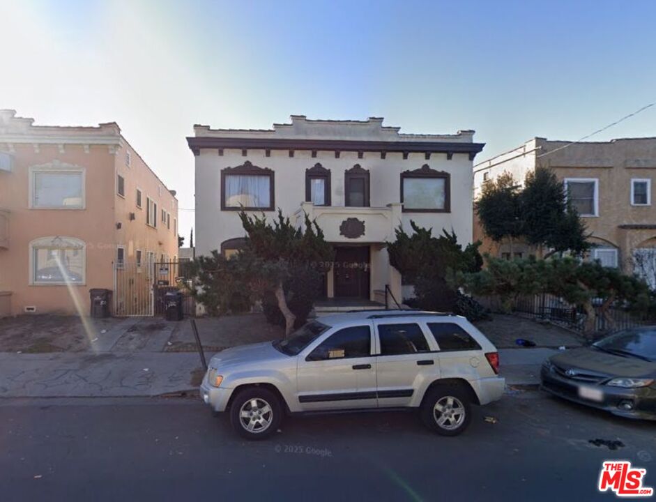 Property photo for 1120 W 42nd St, Los Angeles, CA