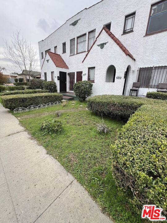 Property photo for 1806 W 35th Pl, Los Angeles, CA
