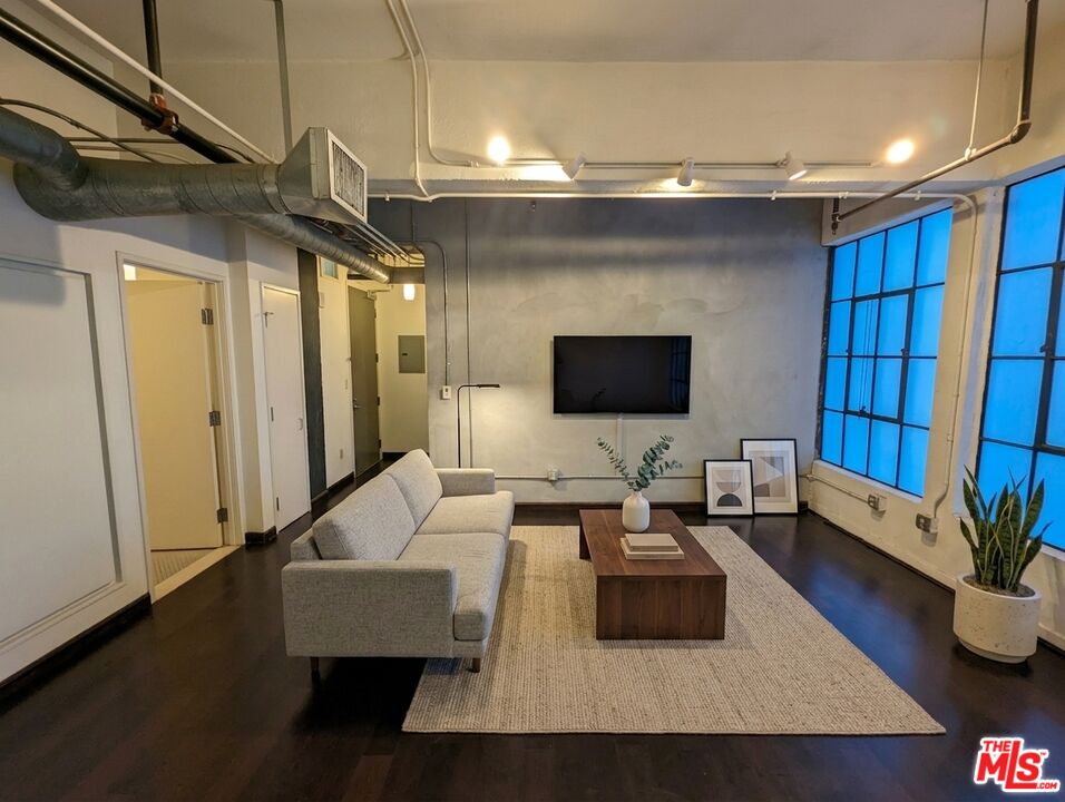 Property photo for 746 S LOS ANGELES ST, #402, Los Angeles, CA