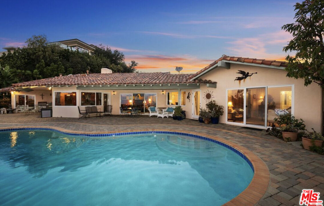 Property photo for 10723 Stradella Ct, Los Angeles, CA