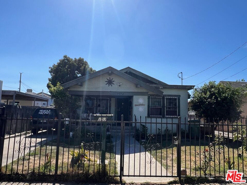 Property photo for 1572 W 37th Pl, Los Angeles, CA