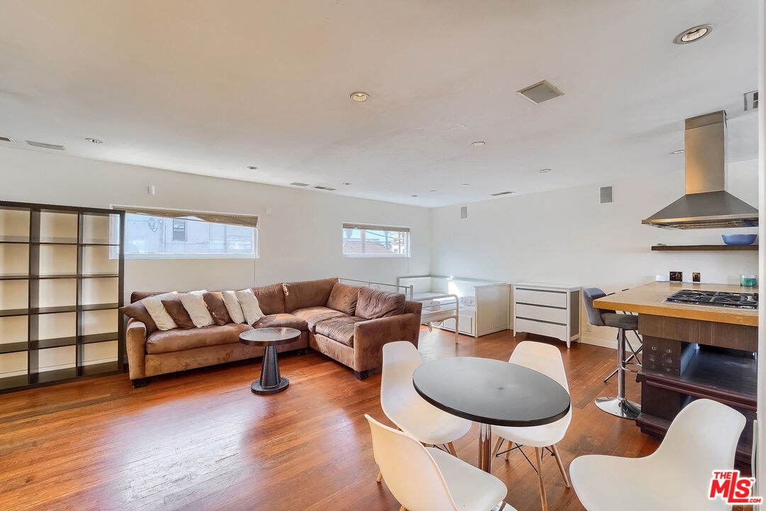 Property photo for 109 Dudley Ave, Venice, CA