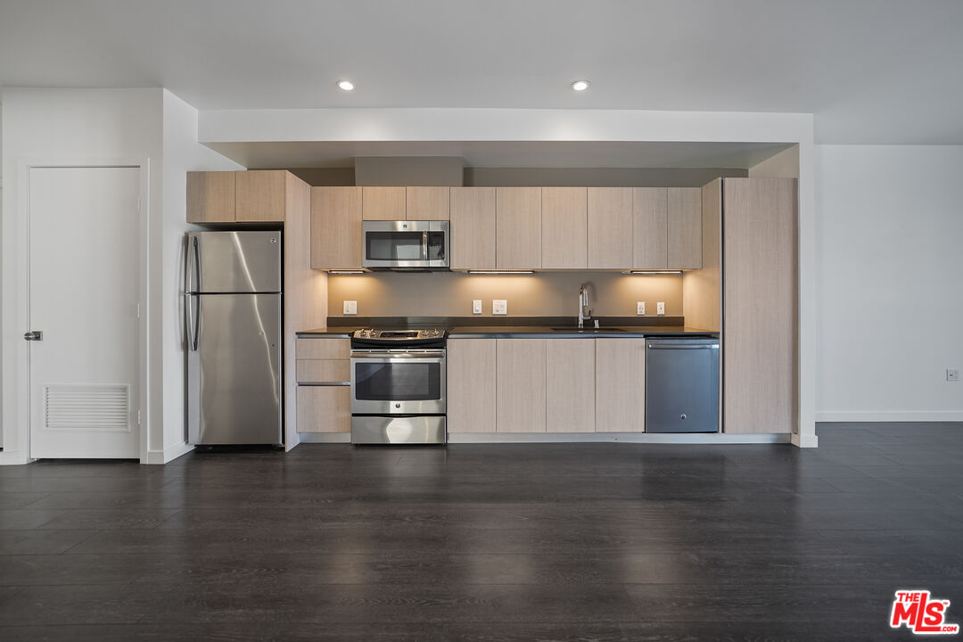 Property photo for 5800 Harold Way, #411, Los Angeles, CA