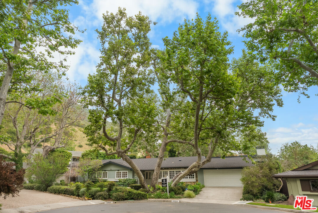 Property photo for 30604 Sicomoro Dr, Malibu, CA