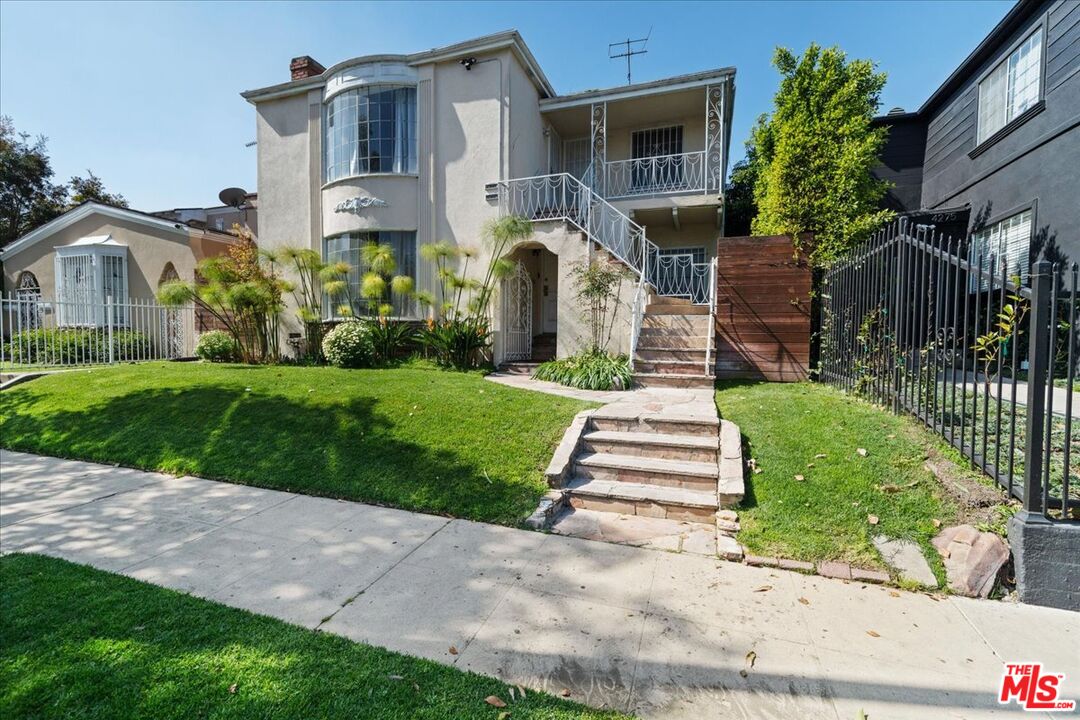 Property photo for 4281 Mcclung Dr, Los Angeles, CA