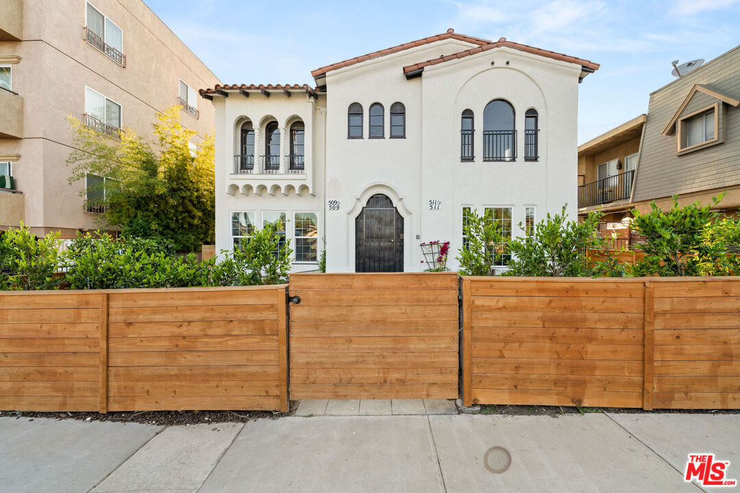 Property photo for 511 1/2 N Hobart Blvd, Los Angeles, CA