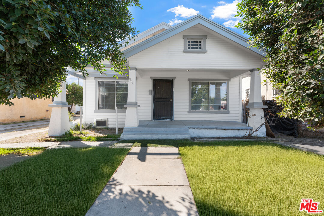 Property photo for 854 W 64th St, Los Angeles, CA
