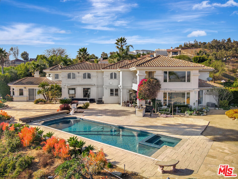 Property photo for 27425 Calicut Rd, Malibu, CA