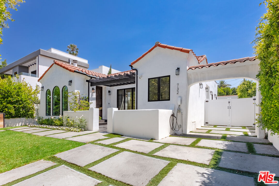 Property photo for 732 N Cherokee Ave, Los Angeles, CA