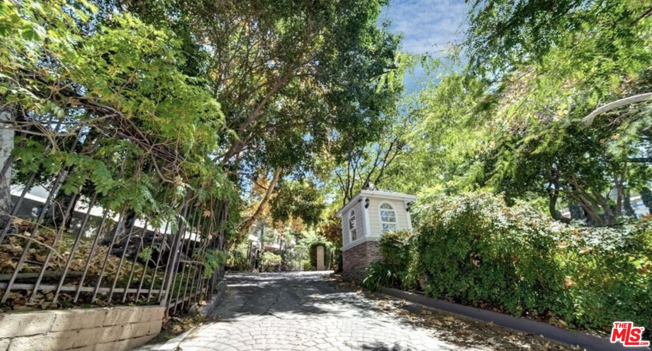 Property photo for 2700 Cahuenga Blvd, #2205, Los Angeles, CA