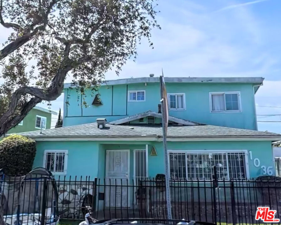 Property photo for 1036 W 98th St, Los Angeles, CA
