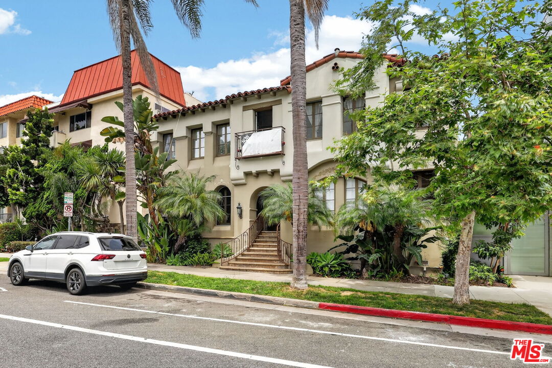 Property photo for 1147 6th St, #205, Santa Monica, CA