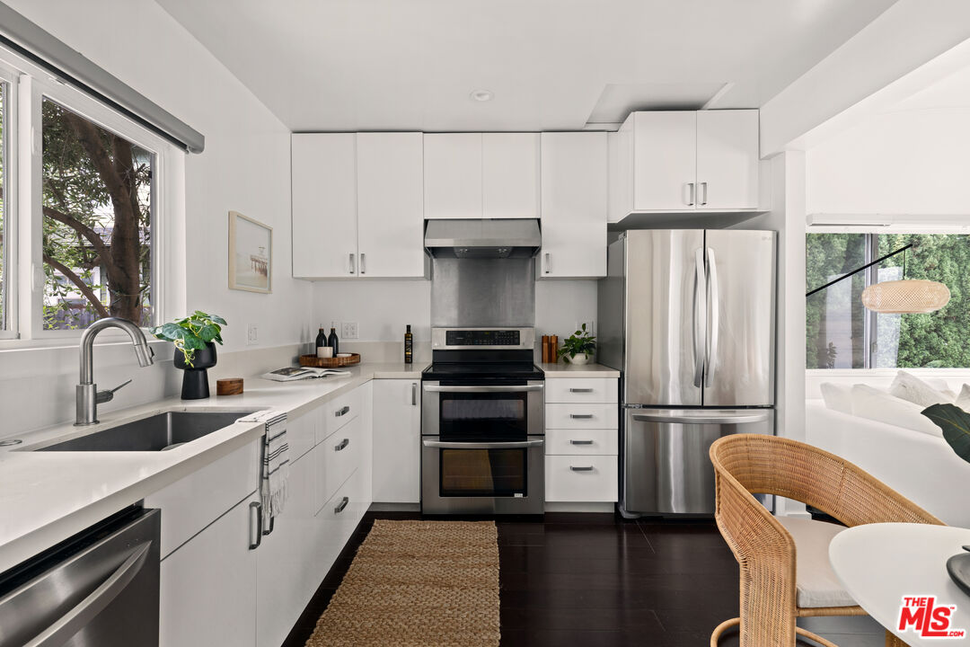 Property photo for 1434 24th St, Santa Monica, CA