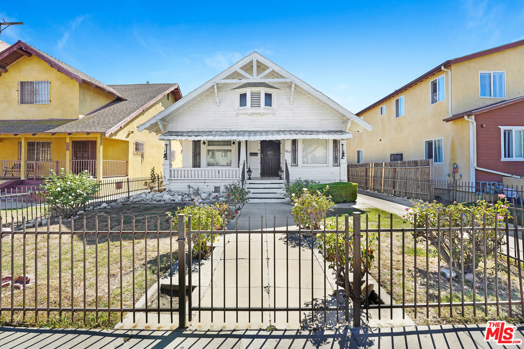 Property photo for 320 W 46th St, Los Angeles, CA