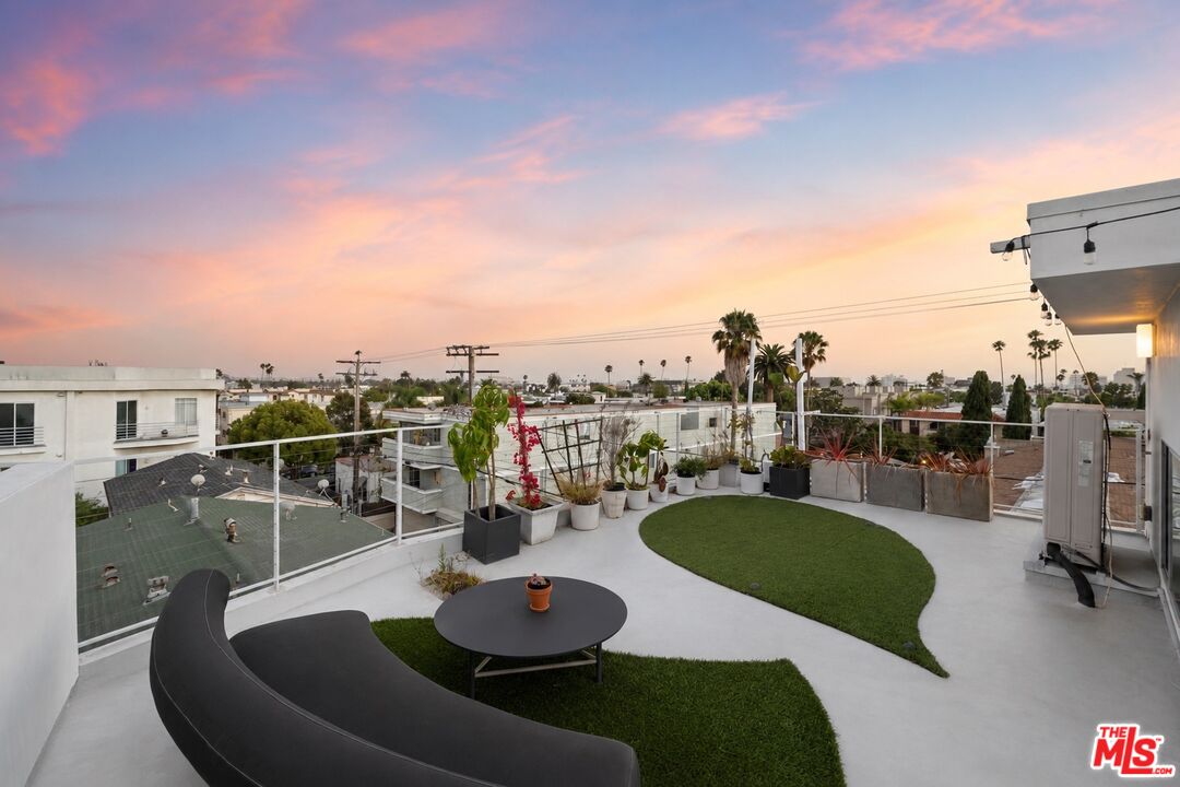 Property photo for 1244 14th St, #E, Santa Monica, CA