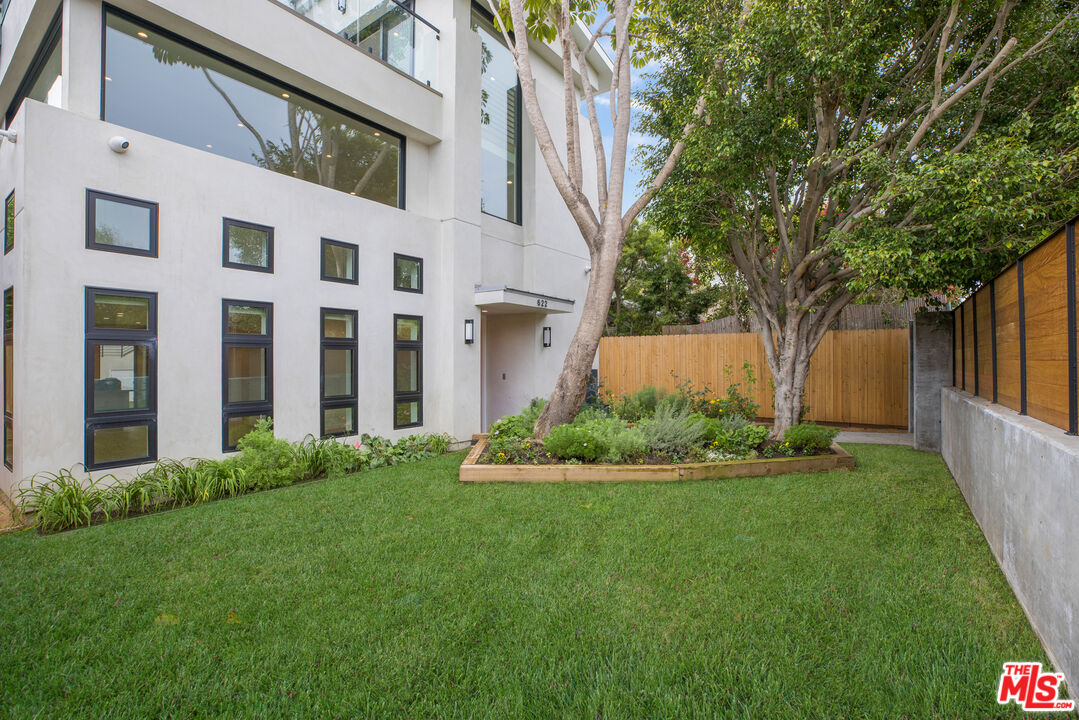 Property photo for 622 Brooks Ave, Venice, CA