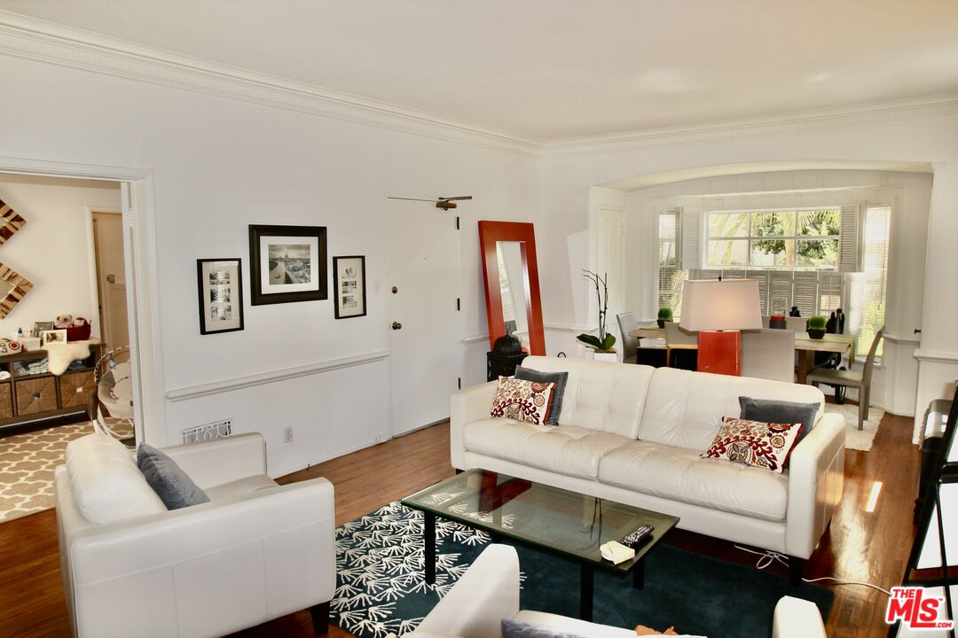 Property photo for 352 S Roxbury Dr, Beverly Hills, CA