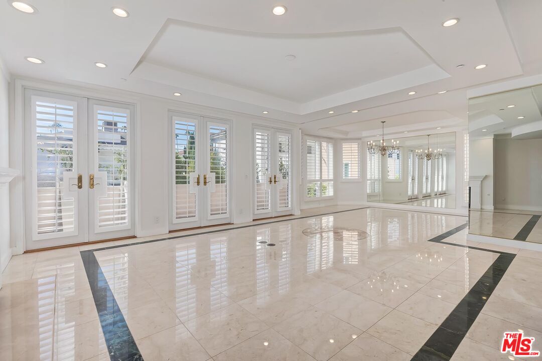 Property photo for 121 N Almont Dr, #205, Beverly Hills, CA