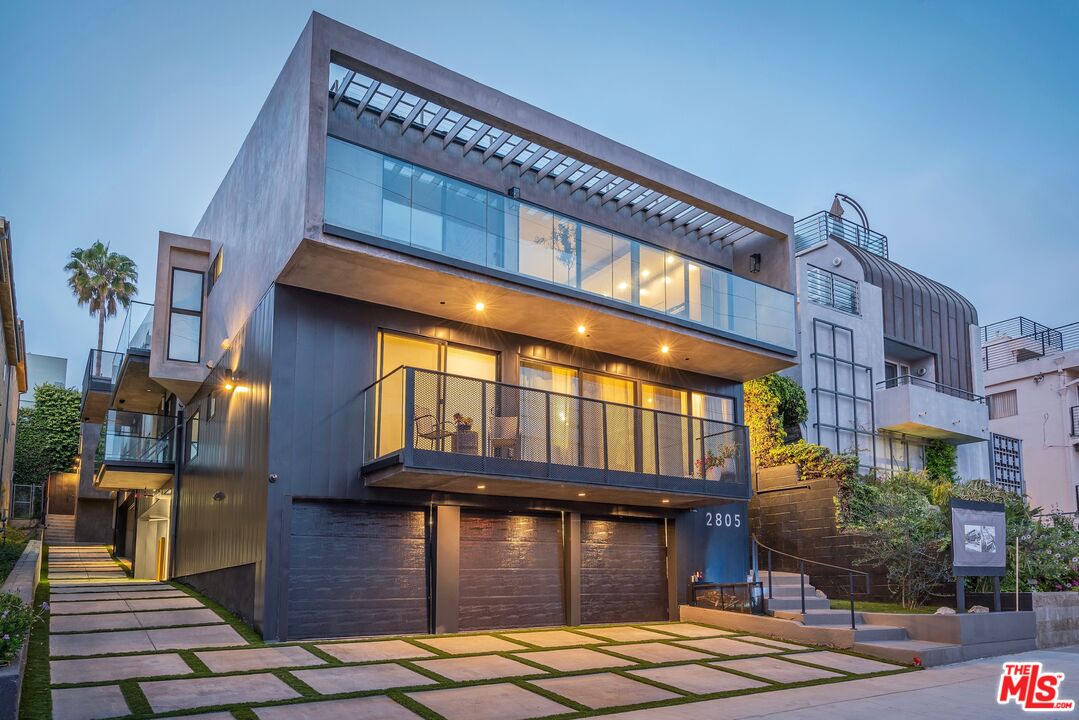 Property photo for 2805 3rd St, #8, Santa Monica, CA