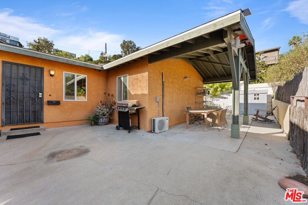 Property photo for 2223 Oak Glen Pl, Los Angeles, CA