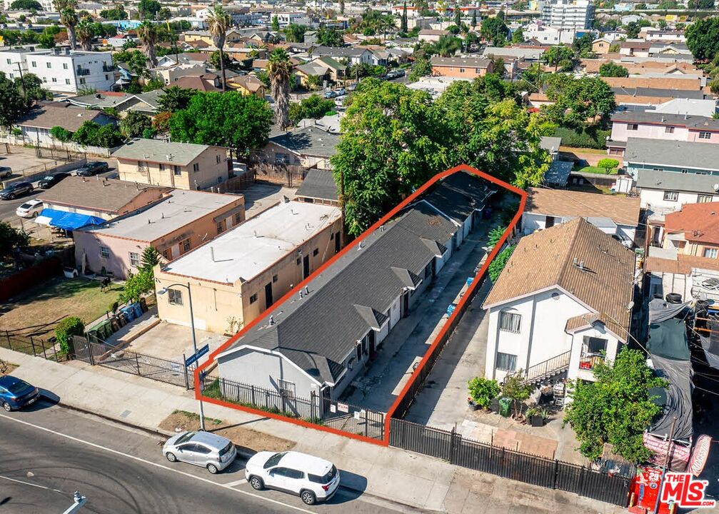 Property photo for 8441 S Main St, Los Angeles, CA