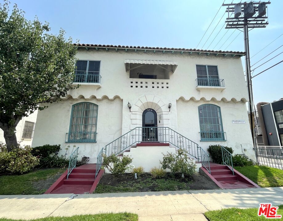 Property photo for 314 N Genesee Ave, Los Angeles, CA