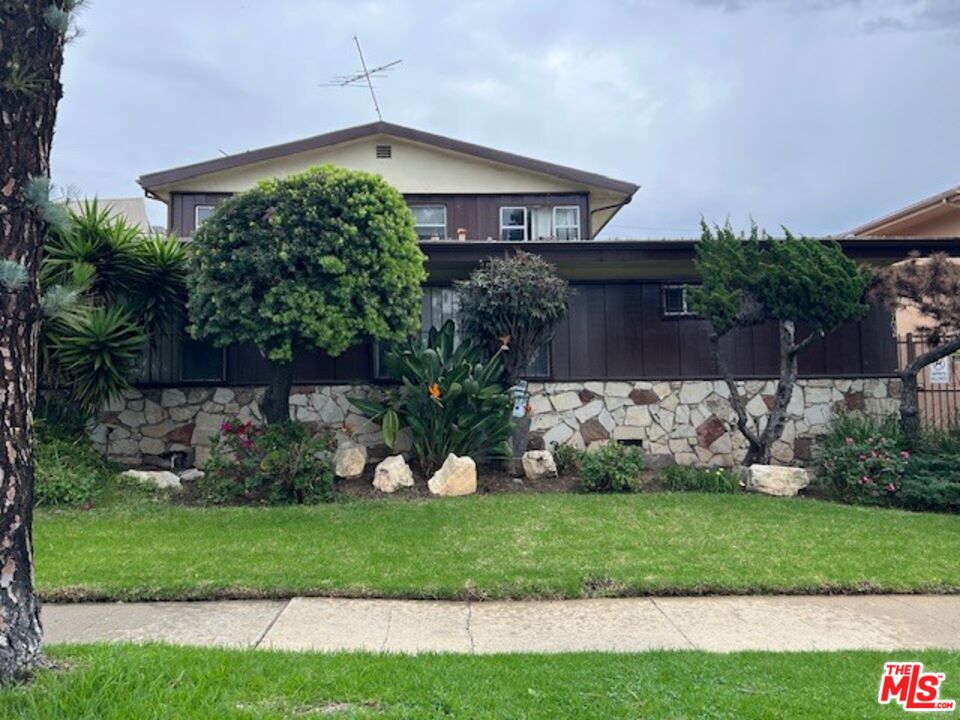 Property photo for 10702 Crenshaw Blvd, #5, Inglewood, CA