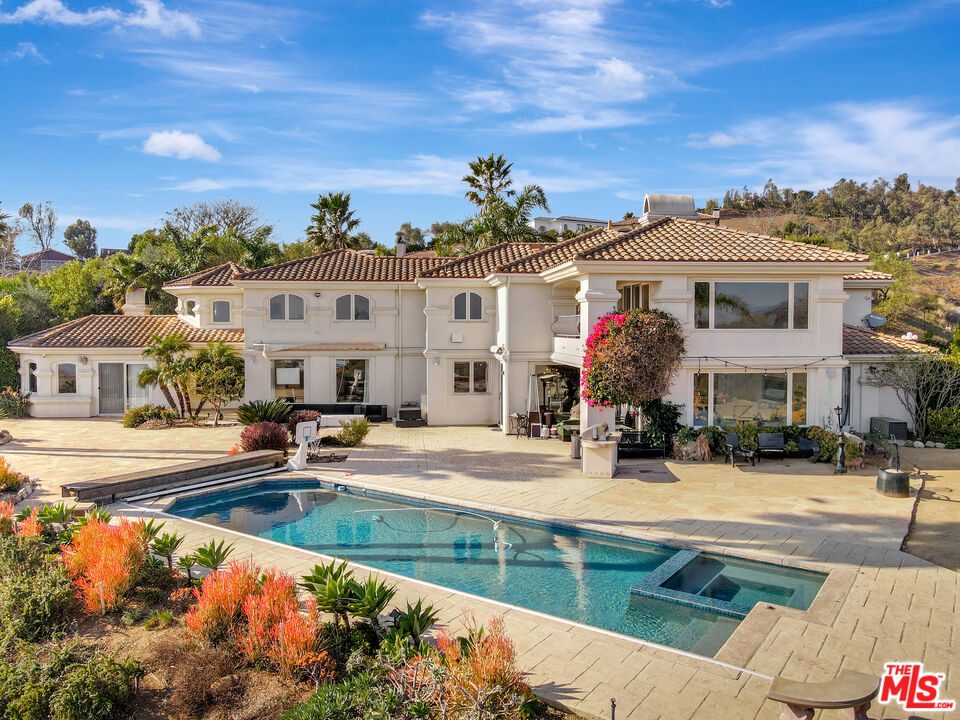 Property photo for 27425 Calicut Rd, Malibu, CA