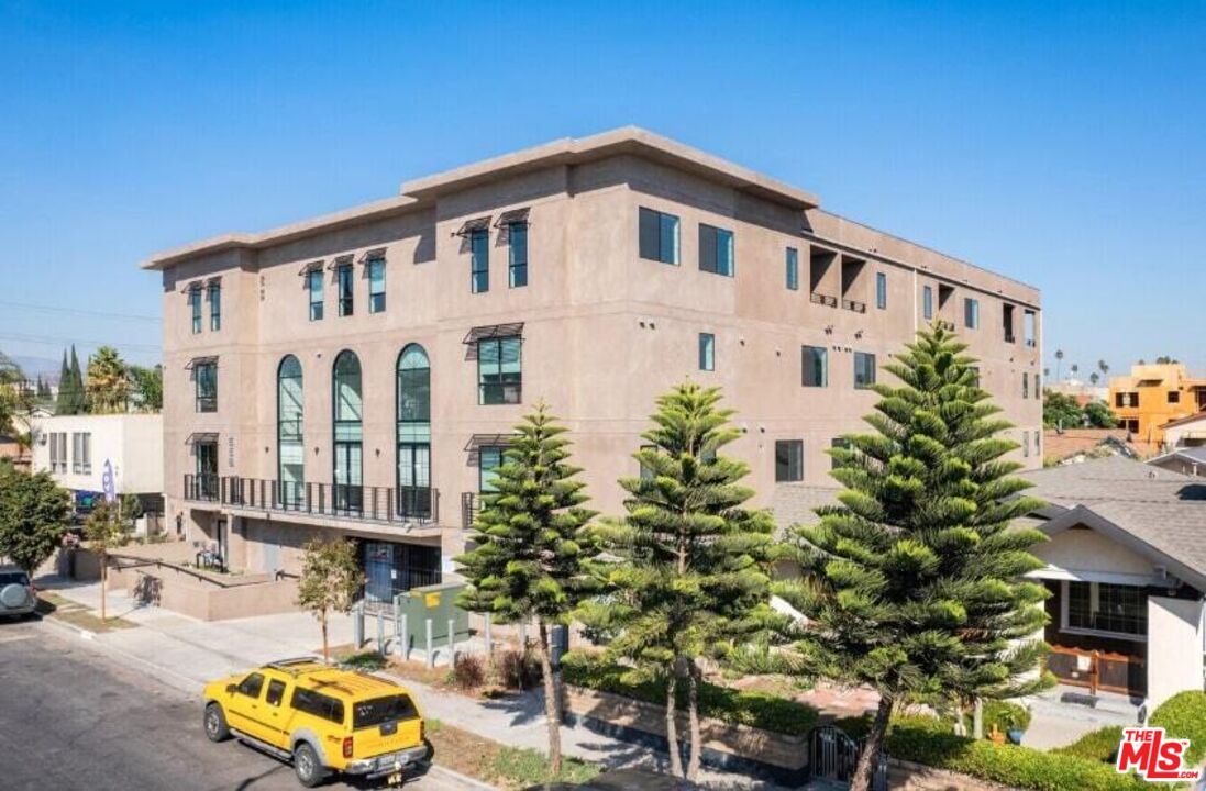 Property photo for 552 N Hobart Blvd, #311, Los Angeles, CA