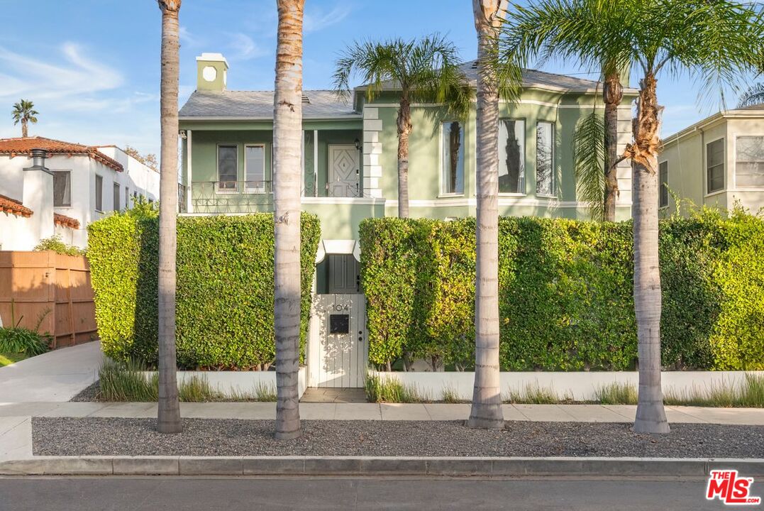 Property photo for 104 N Harper Ave, Los Angeles, CA