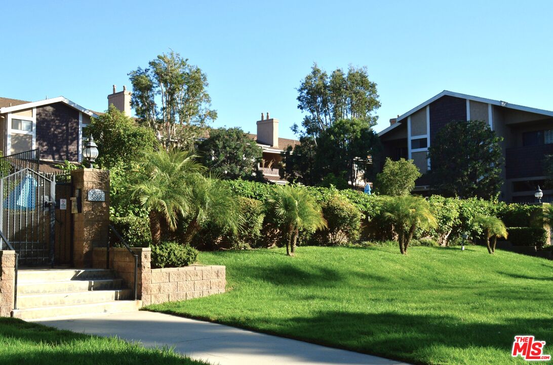 Property photo for 5848 Canterbury Dr, Culver City, CA