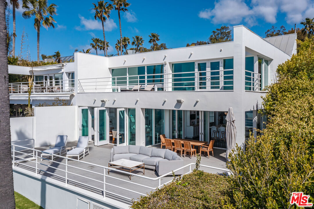 Property photo for 27420 Pacific Coast Hwy, Malibu, CA