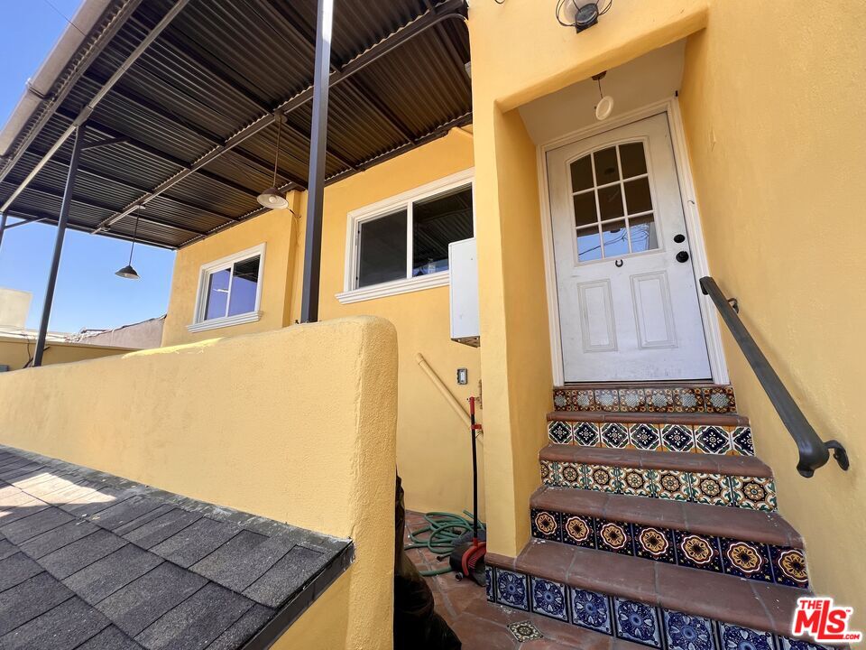Property photo for 2737 S Robertson Blvd, Los Angeles, CA