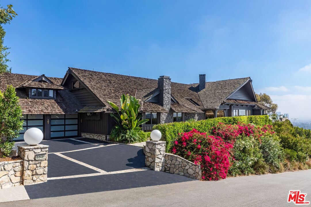 Property photo for 1326 Beverly Estates Dr, Beverly Hills, CA