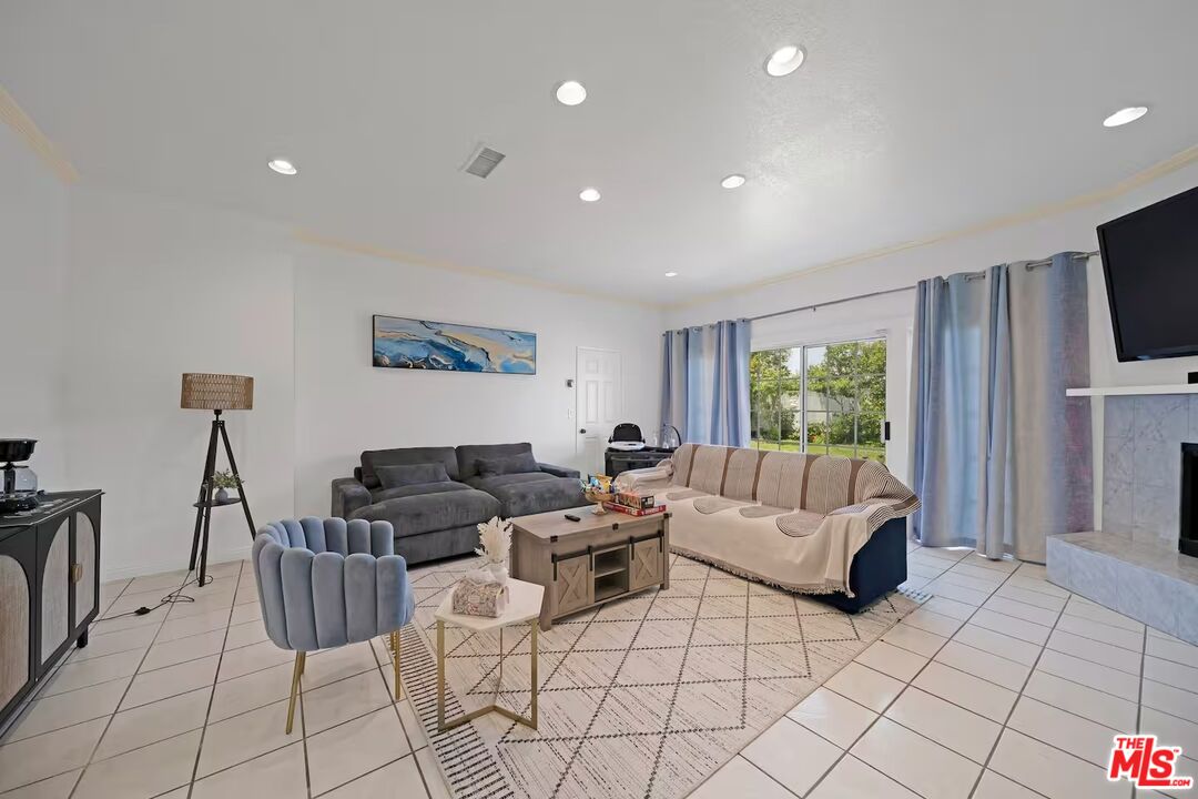 Property photo for 15213 Daphne Ave, Gardena, CA