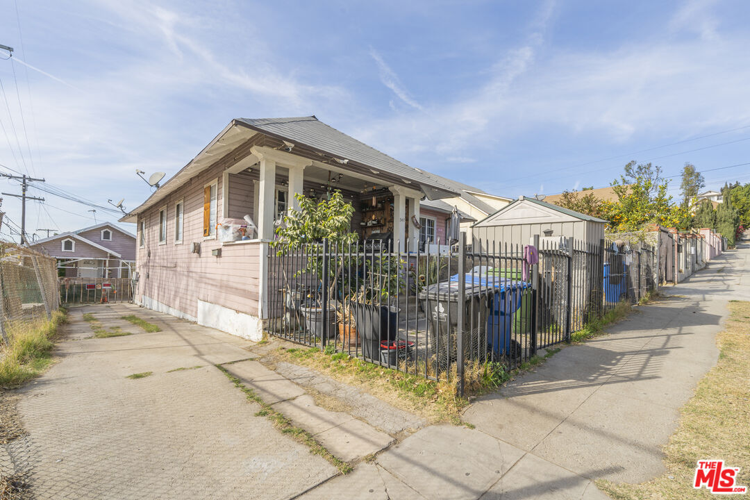 Property photo for 2415 N Gates St, Los Angeles, CA